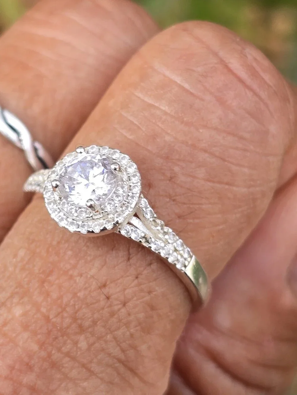 Classic sparkling CZ diamond oval halo split shank 925 sterling silver adjustabl